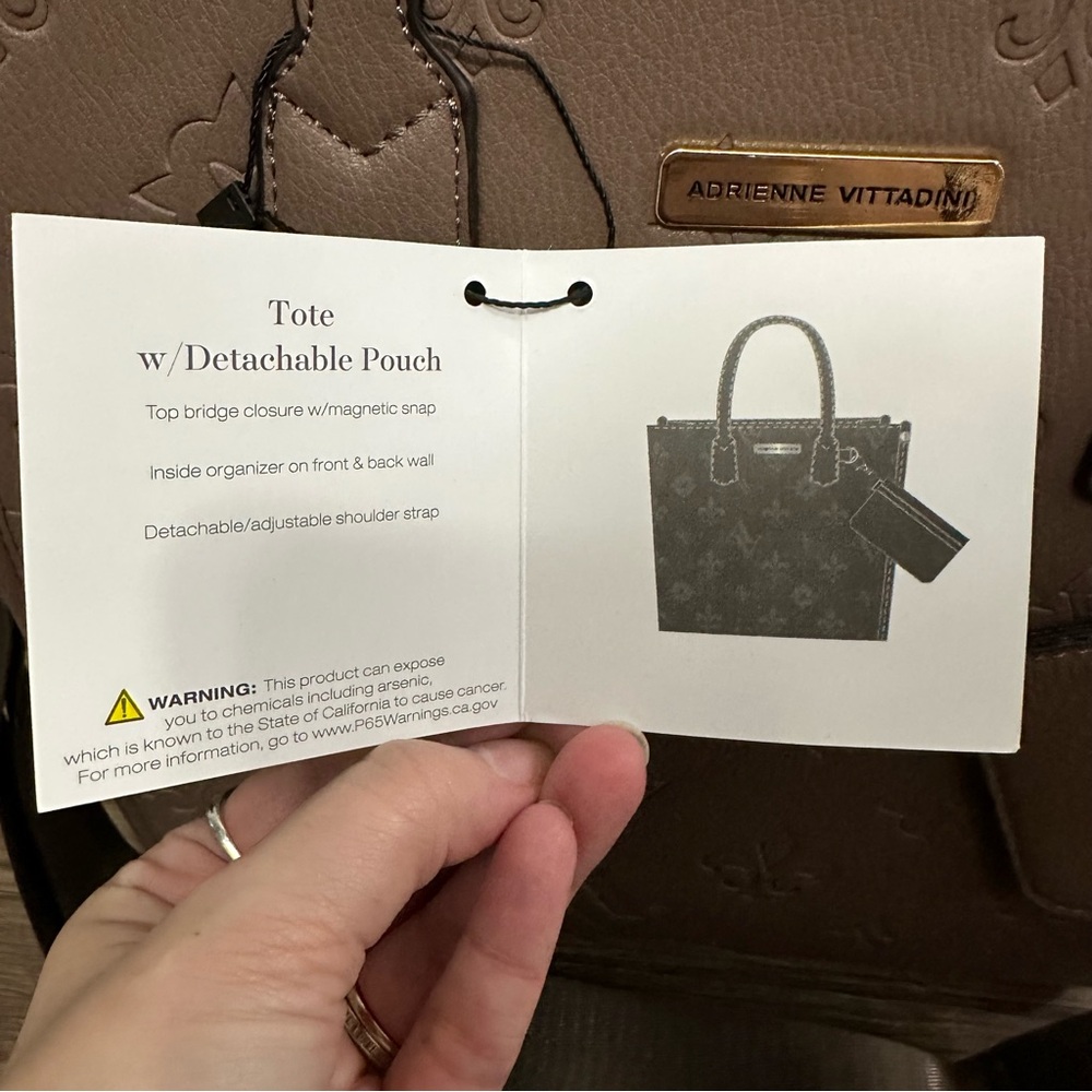ADRIENNE VITTADINI Tote
With Detachable Pouch Color Mushroom NEW - Picture 11 of 12
